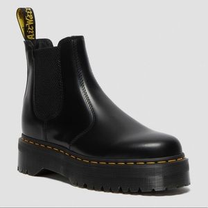 BNIB Dr. Marten’s 2976 Smooth Leather Chelsea Boots